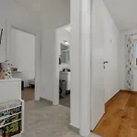 Jug Apartment *